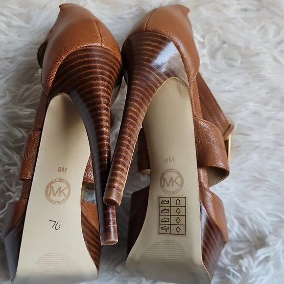 🤎🤎NEW MICHAEL KORS HEELS🤎🤎 - Picture 7 of 8